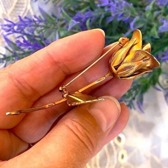 Vintage 60's Iconic Giovanni's Long Stem Snow Rose Brooch Pin - Picture 2 of 5